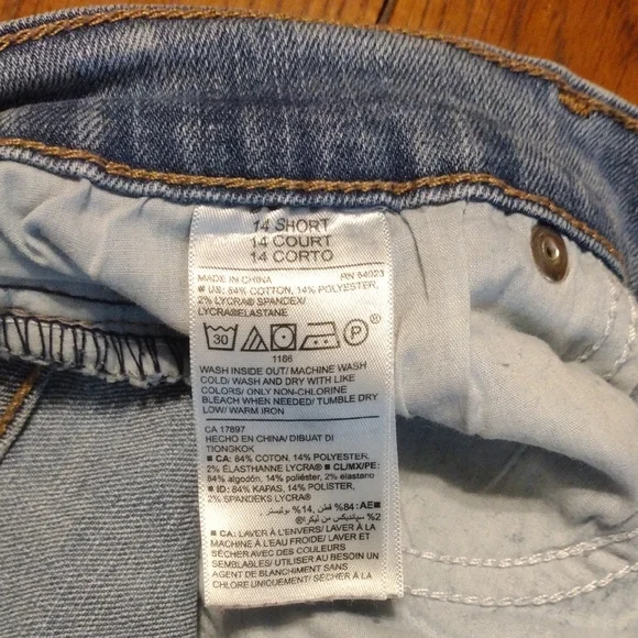 Old Navy Light Wash Curvy Boot-Cut Jeans Size 14 Short - Picture 8 of 9